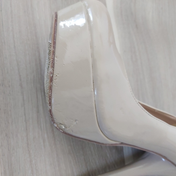 Nude Hearts in D heels - Picture 3 of 4